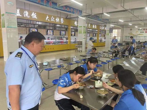 織密校園食品安全網(wǎng) 護(hù)航師生“舌尖上的安全”——齊河縣市場(chǎng)監(jiān)管局開(kāi)展高風(fēng)險(xiǎn)餐飲服務(wù)提供者及校園食堂食品安全保障行動(dòng)